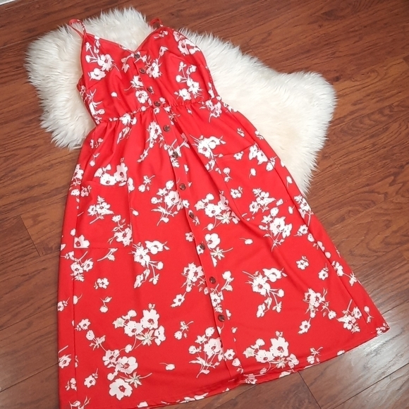 Boutique Dresses & Skirts - Boutique Red Floral Button Front Summer Dress